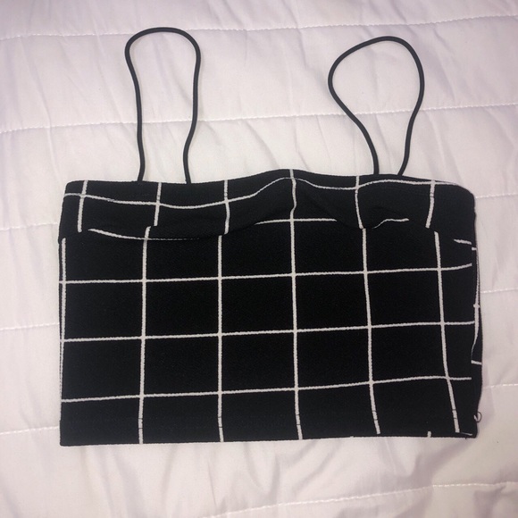 SHEIN black patterned crop top - Picture 2 of 4